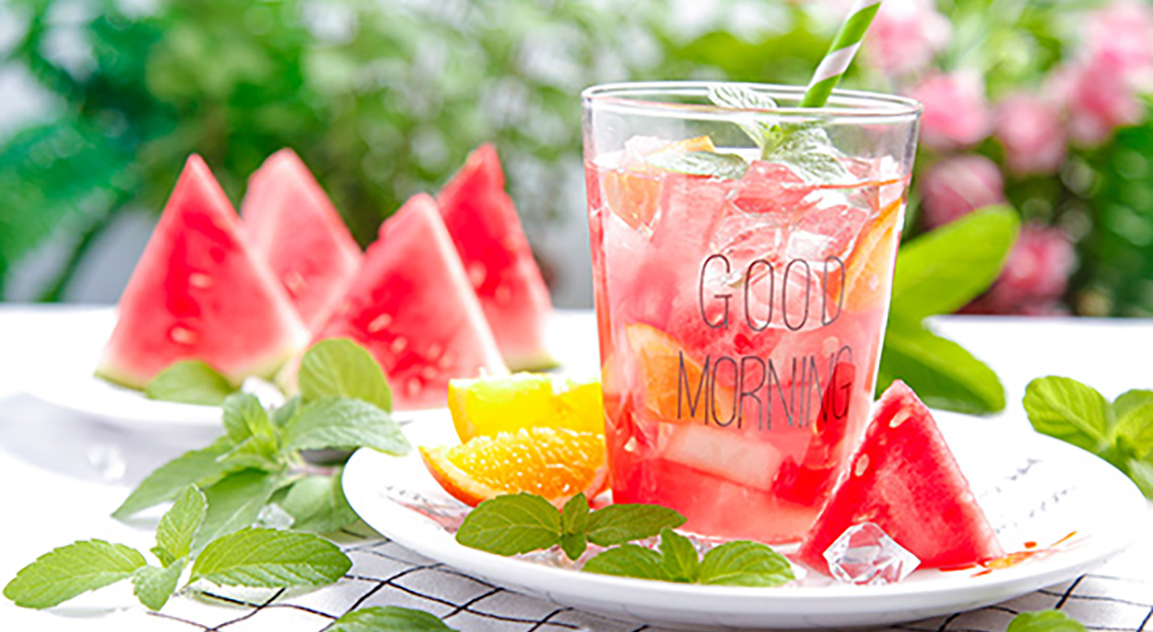 Cold drink of milk tea